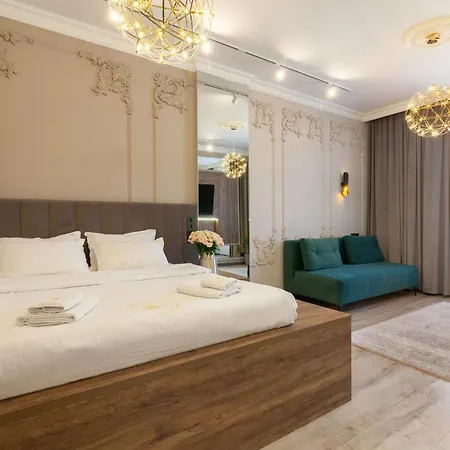 Royal Apartment On Gorodotska 33 Street Lviv Exterior photo